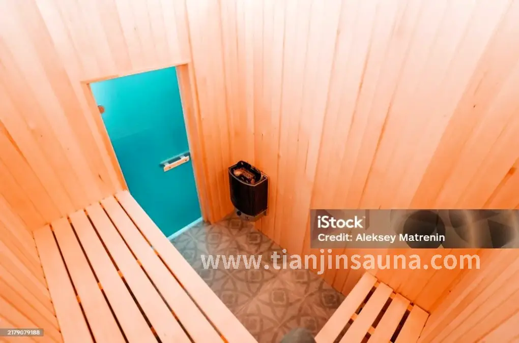 按摩球放松脚底