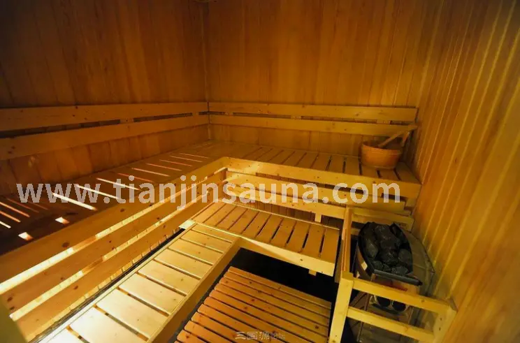 腰部按摩缓解酸痛